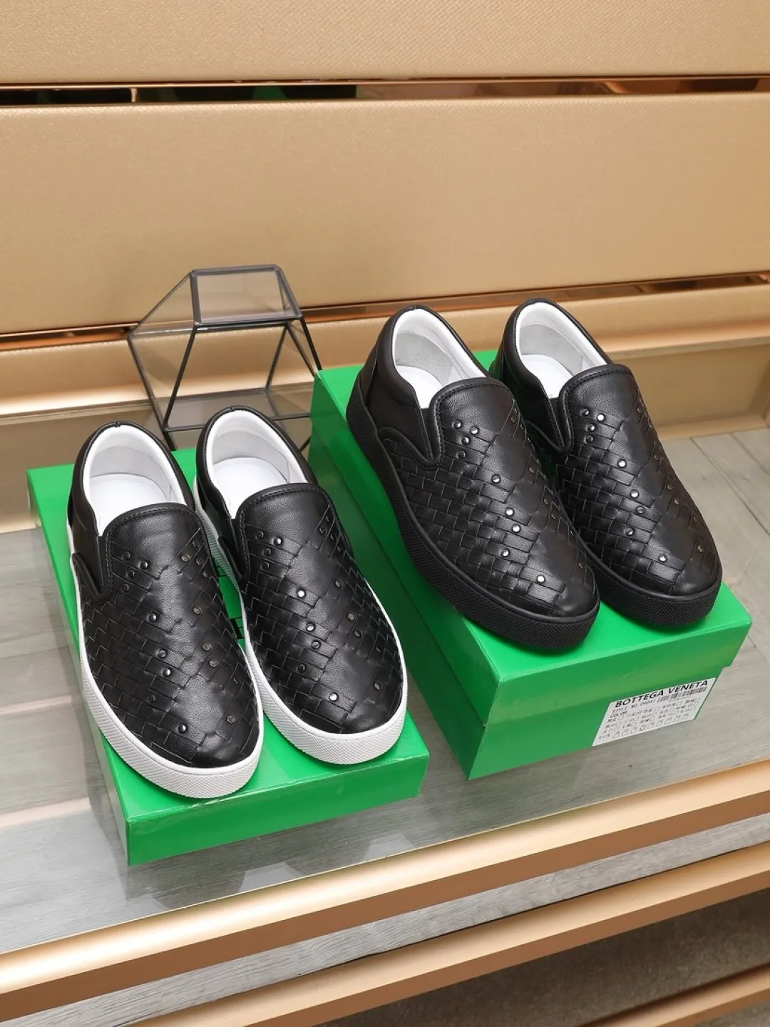 Men's men's shoes 💰Men's shoes 💰540💰🔥[BV] series of top purchasing agents 🔍Imported first-layer cowhide woven surface, cowhide foot pads lining environmentally friendly ♻️Does not fade, 💪Sole: Rubber combination original factory special original outsole ⚠Original and single goods 🔍🔍You can come in and out at will, welcome to compare ⚠Number of sizes: 38-44